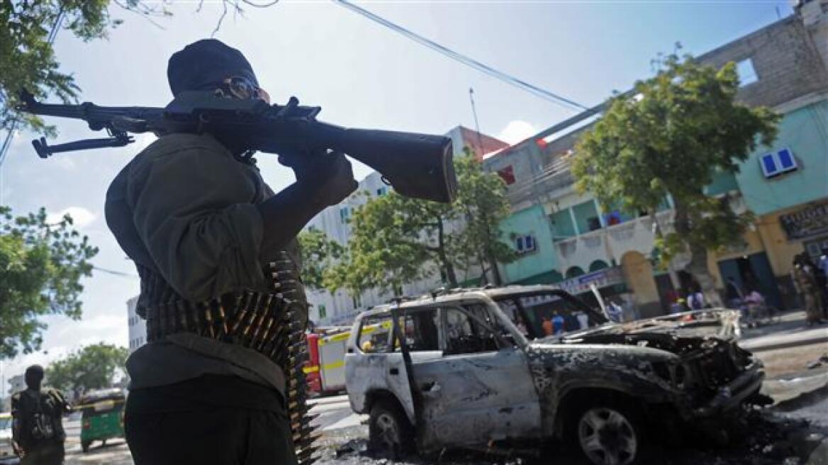 Σομαλία: Αυτοκίνητο παγιδευμένο με εκρηκτικά «εισέβαλε» σε εστιατόριο